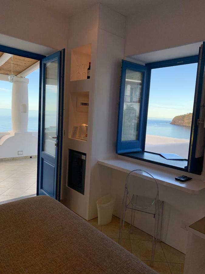 'A Alera Room & Breakfast Malfa  Eksteriør billede